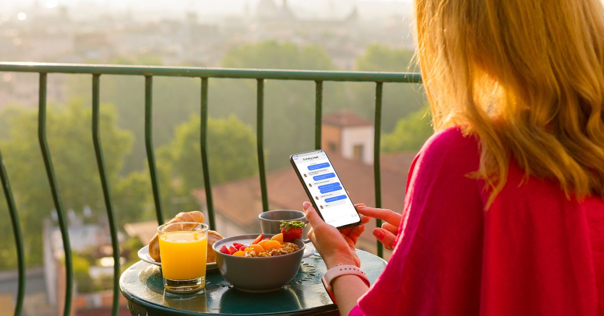 Spiare i messaggi e le chat WhatsApp del partner è reato?